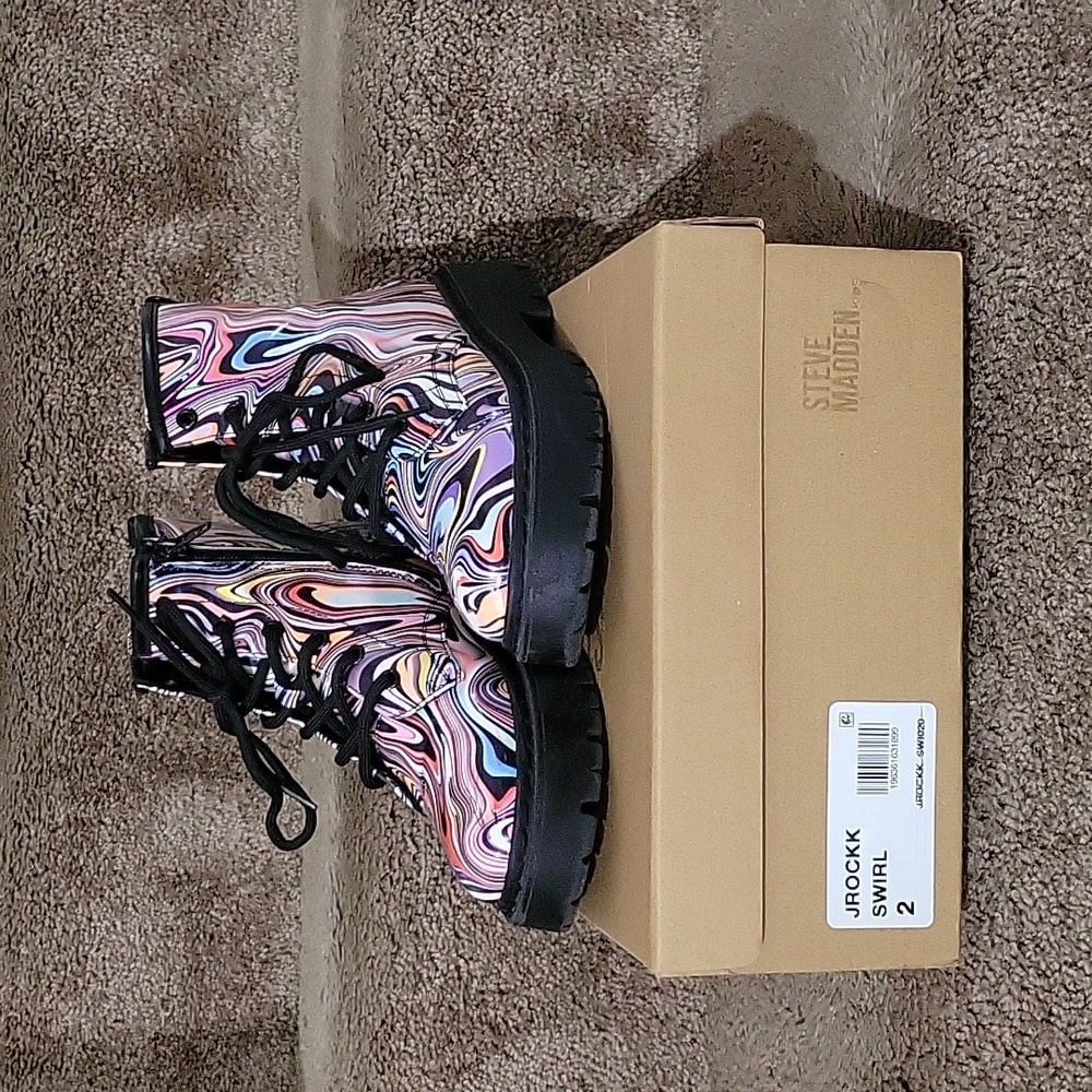 Steve Madden Girls Colorful  Rock  Patent Ankle Combat & Lace-up Boots Size 2